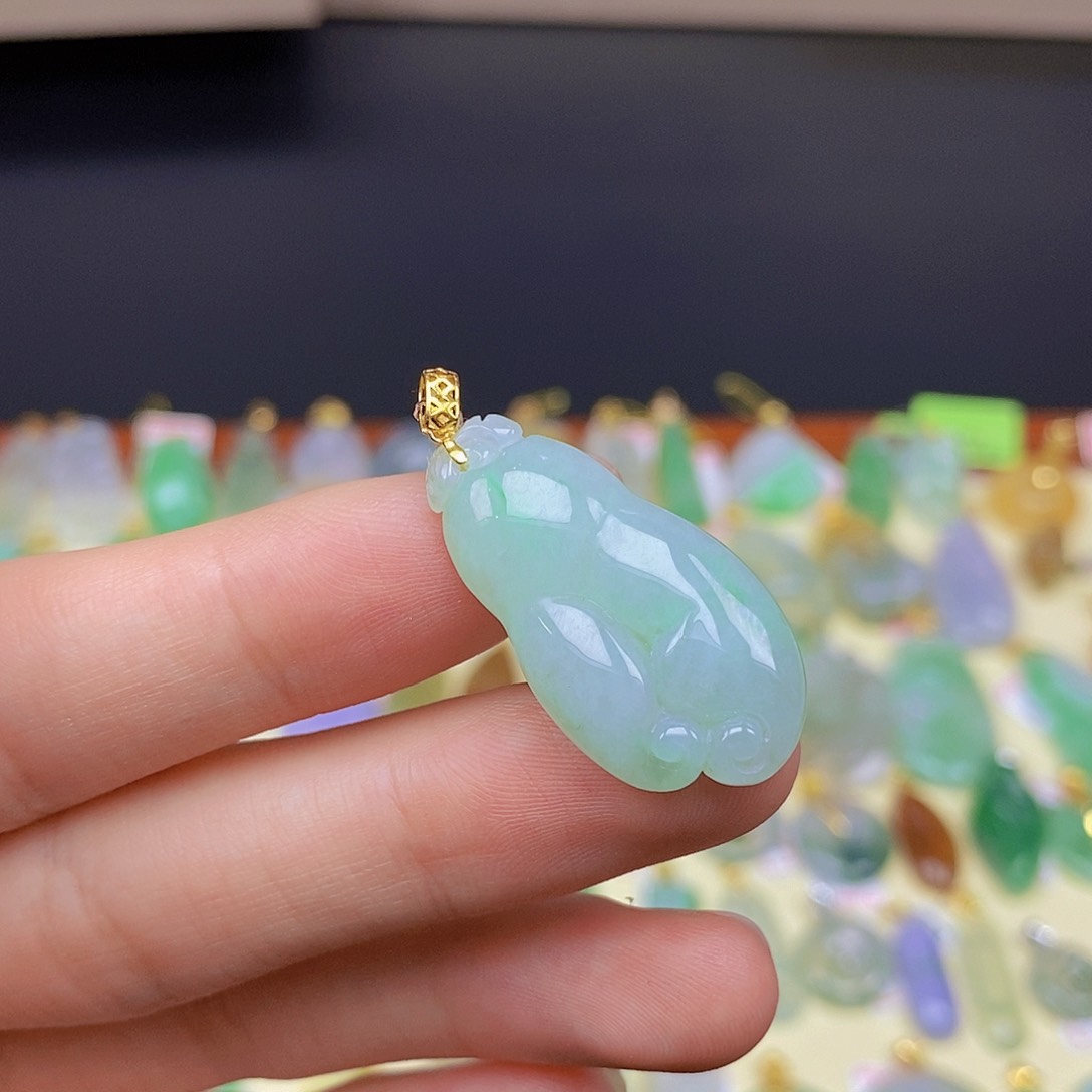 翡翠颈饰18K金镶嵌翡翠