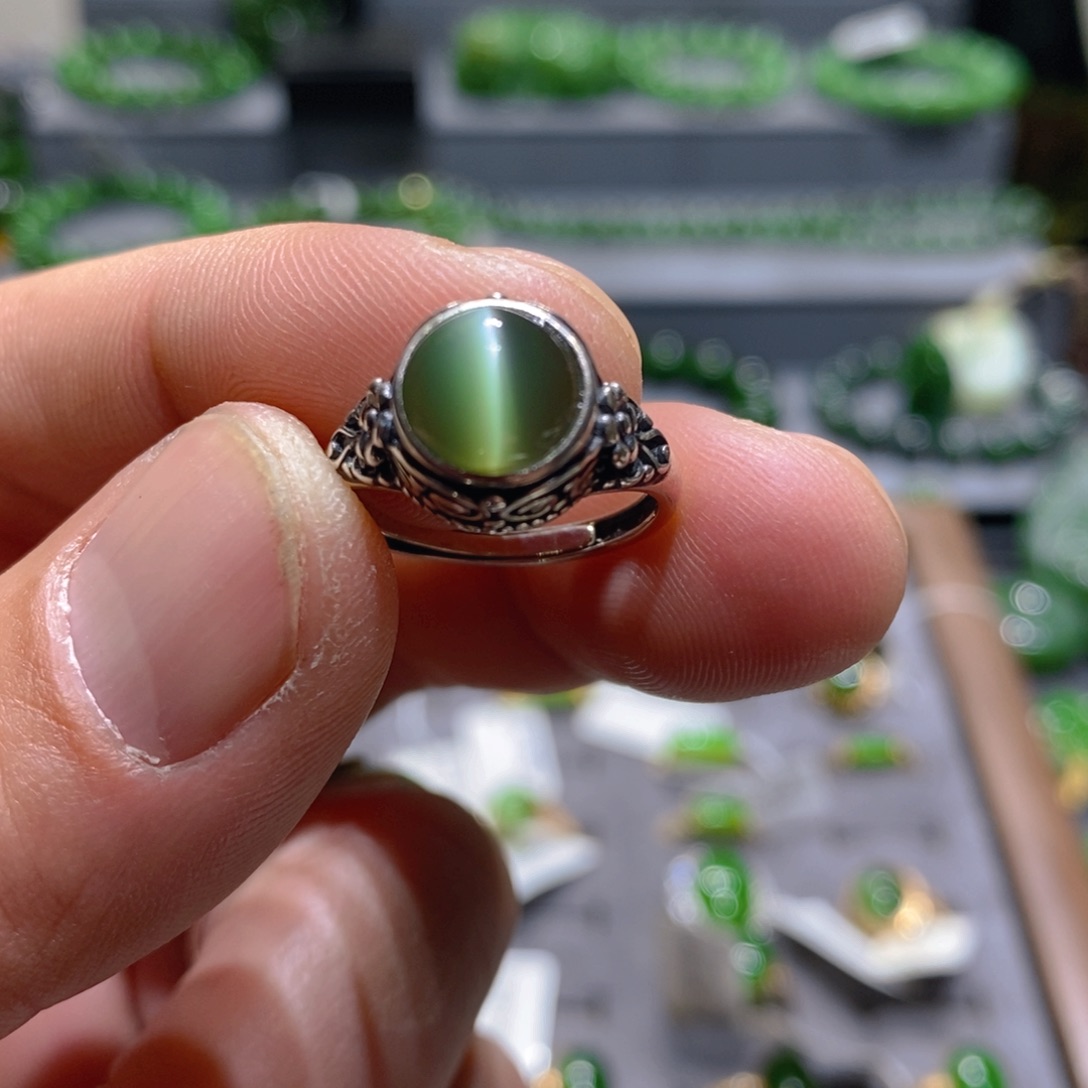 银S925镶嵌戒指和田玉（碧玉）老**蹄