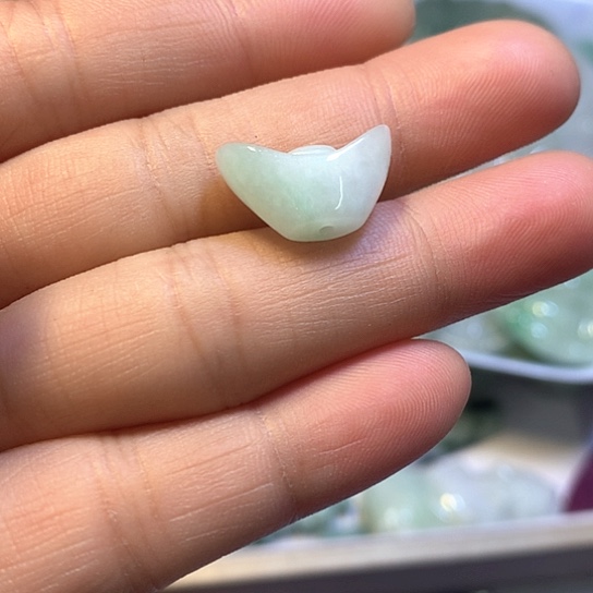 幸***愛翡翠未镶嵌颈饰吊坠