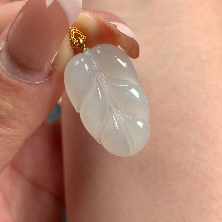 翡翠颈饰18K金镶嵌叶子