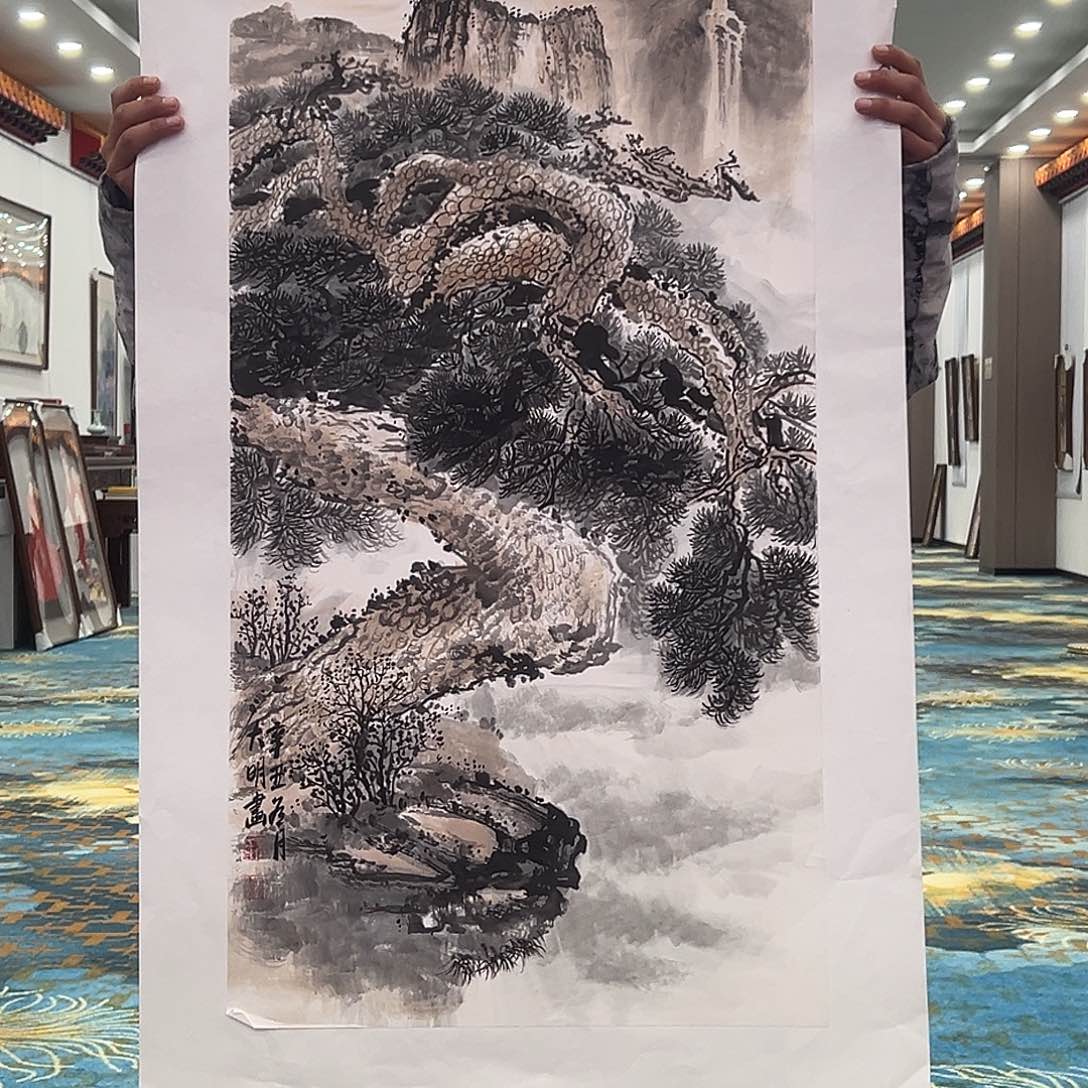 国画朱大明原作溯源带证件合影视频