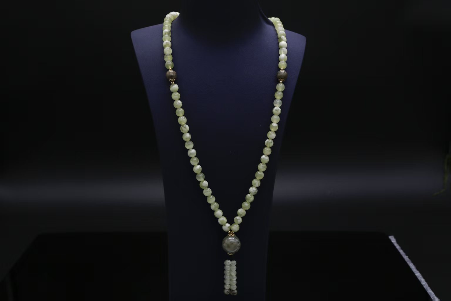 《抖音基地质检发货正品保真》天然和田玉吊坠