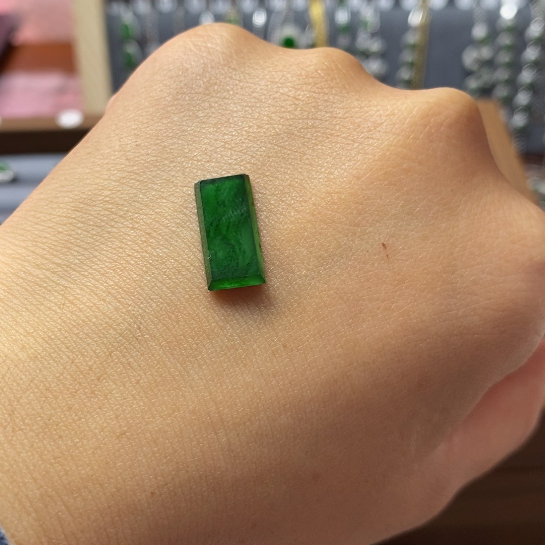 翡翠颈饰未镶嵌优****美翡翠