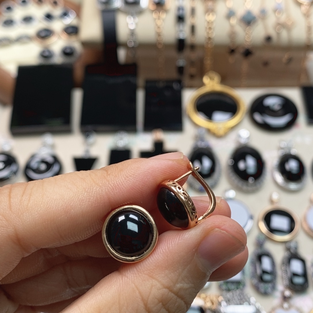 夏***漫翡翠18K金镶嵌耳饰