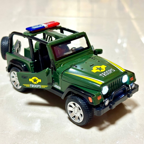 合金吉普警车1:32开门声光回力玩具