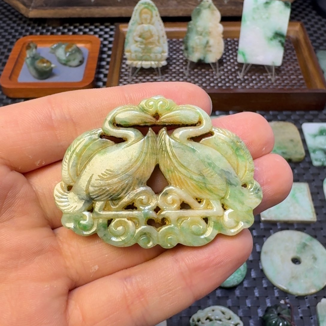 翡翠颈饰未镶嵌别****欢翡翠颈饰未镶嵌..