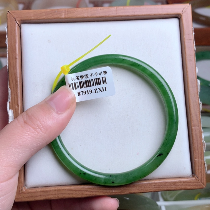 【闪购商品】和田玉手镯未镶嵌57.4