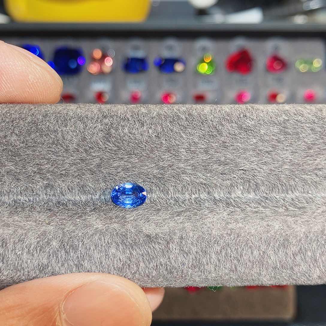 蓝宝石裸石未镶嵌0.65克拉