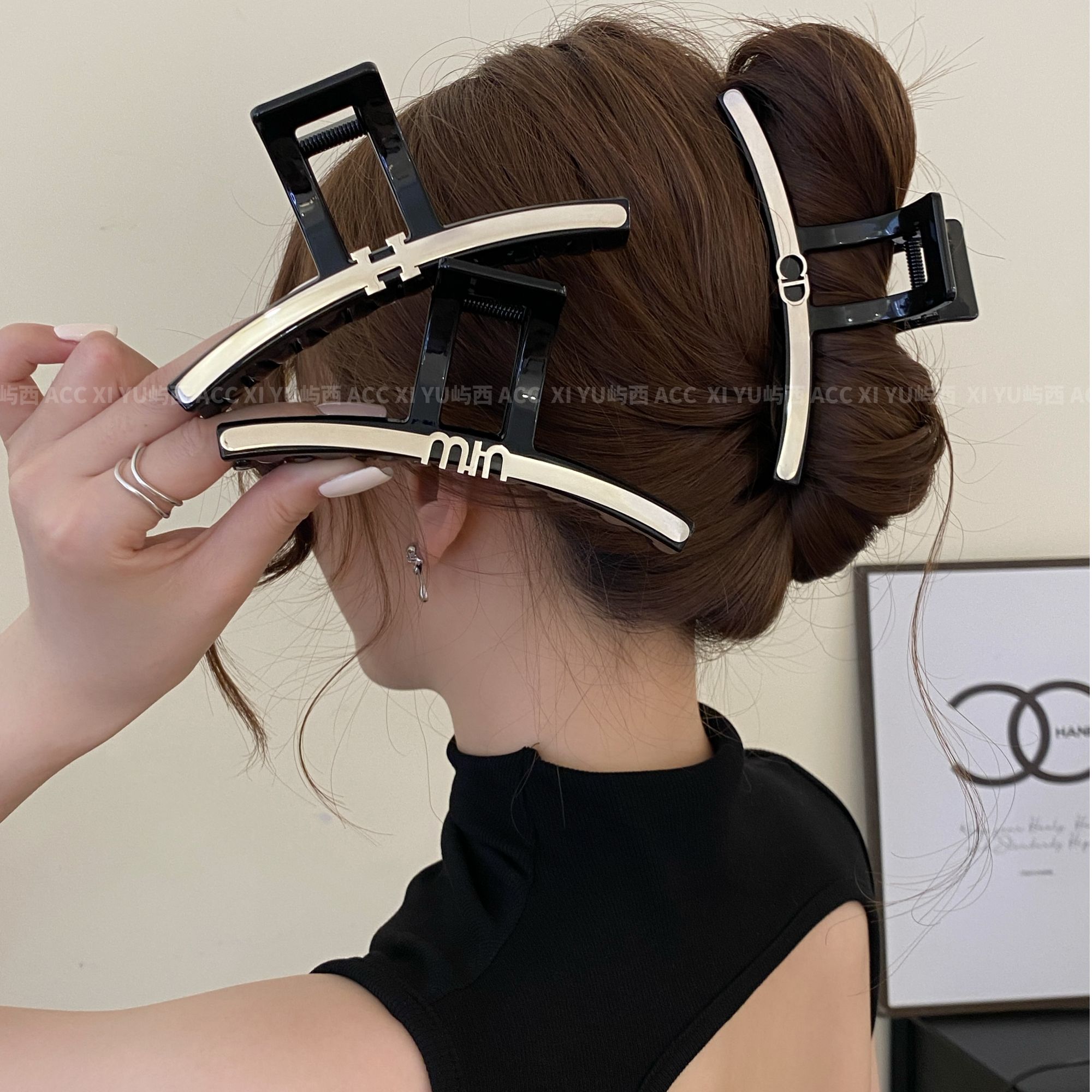 简约韩风高级感钛钢百搭字母网红冷淡风大抓夹气质盘发后脑勺发饰