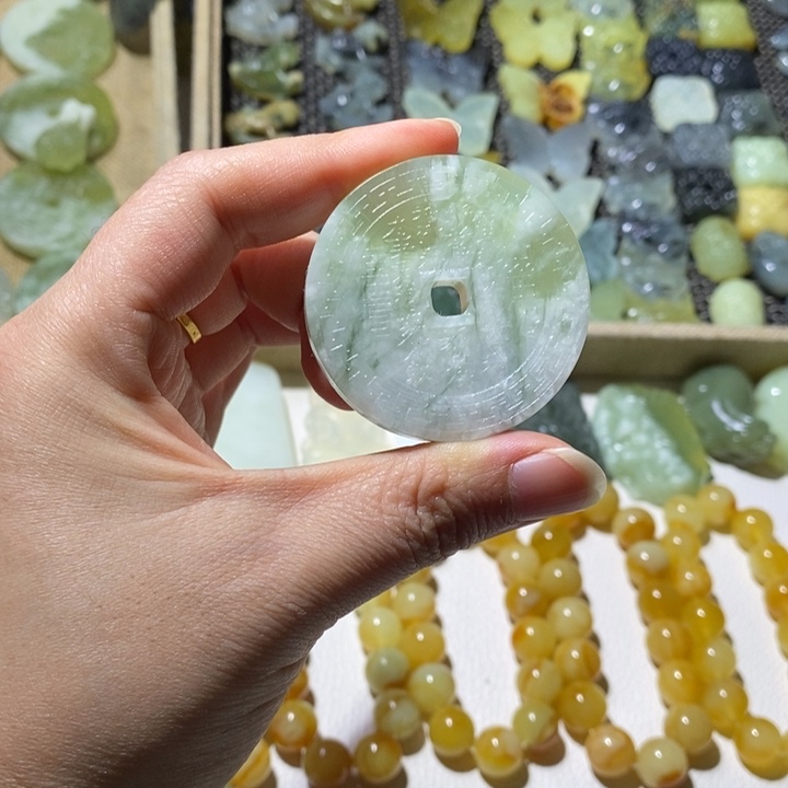 蛇纹石玉合金颈饰