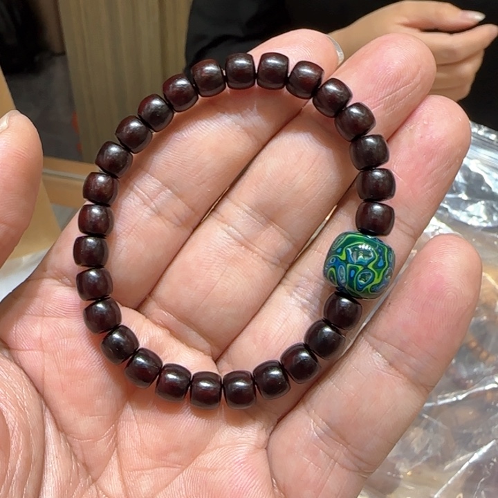 小叶紫檀老型珠带绿色大漆珠