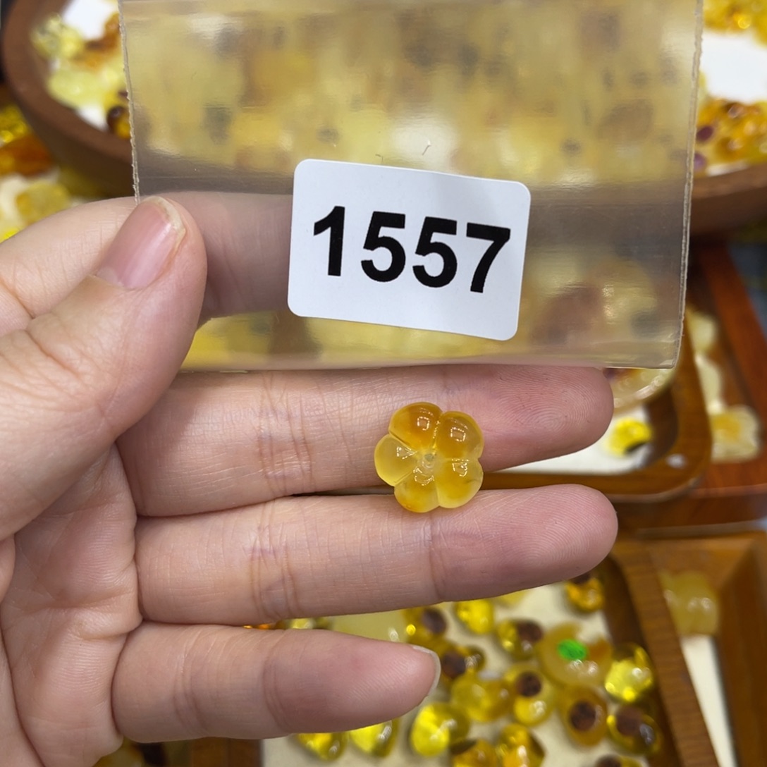 琥珀珠宝奇石未镶嵌