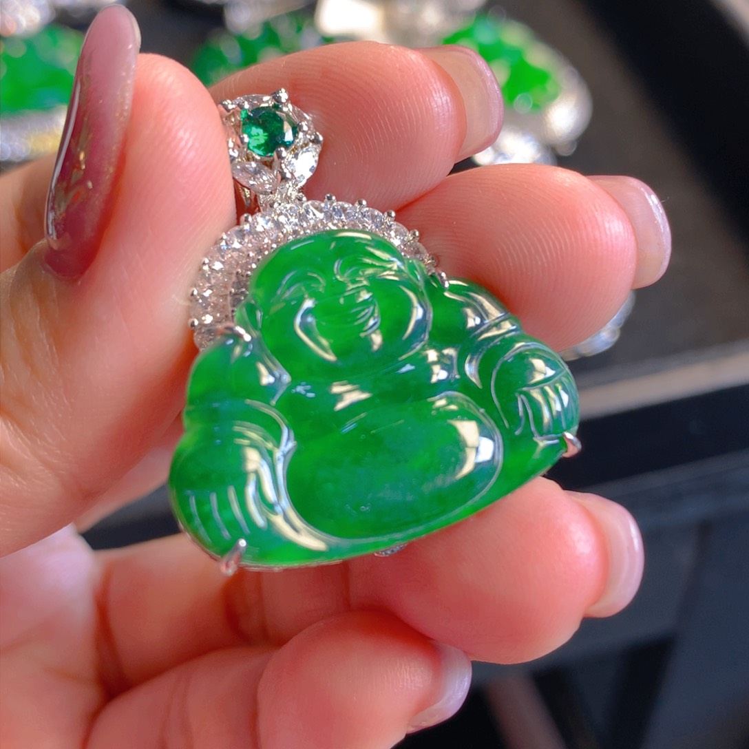 翡翠颈饰未镶嵌翡翠