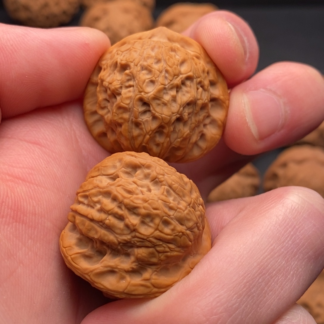 文玩核桃把件爱***赢麒麟