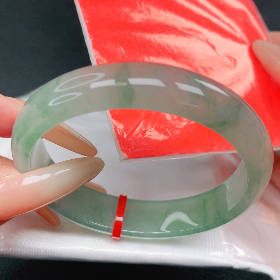 翡翠未镶嵌手镯53贵