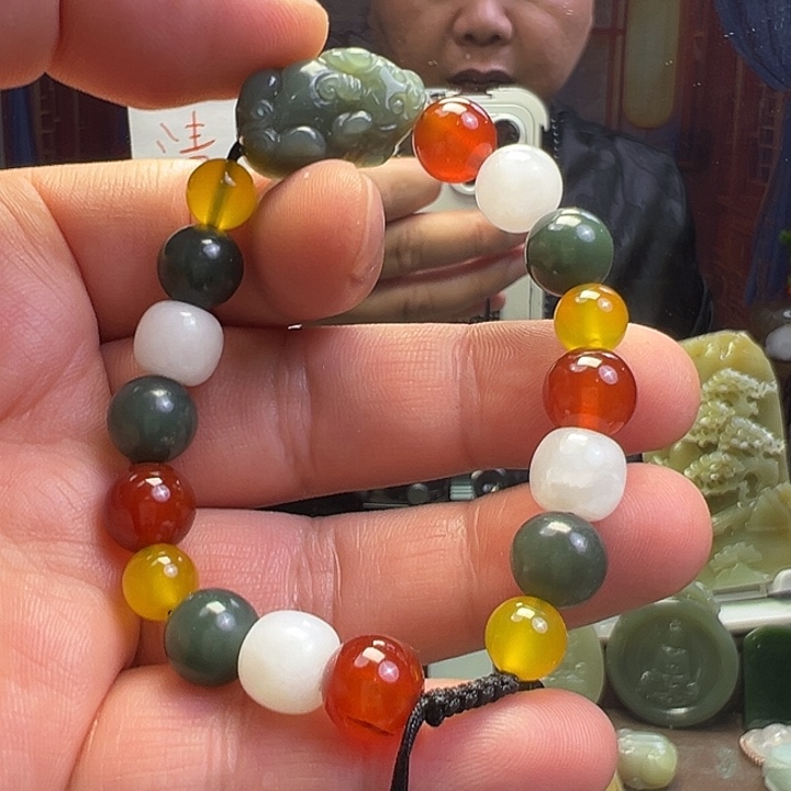 未镶嵌手串和田玉貔貅手串