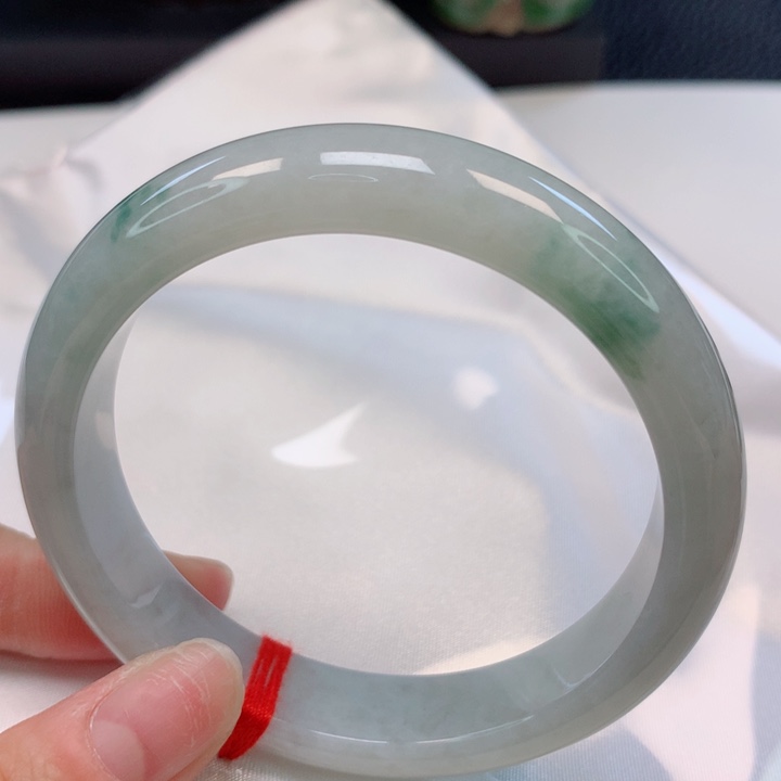 翡翠手镯未镶嵌58圈