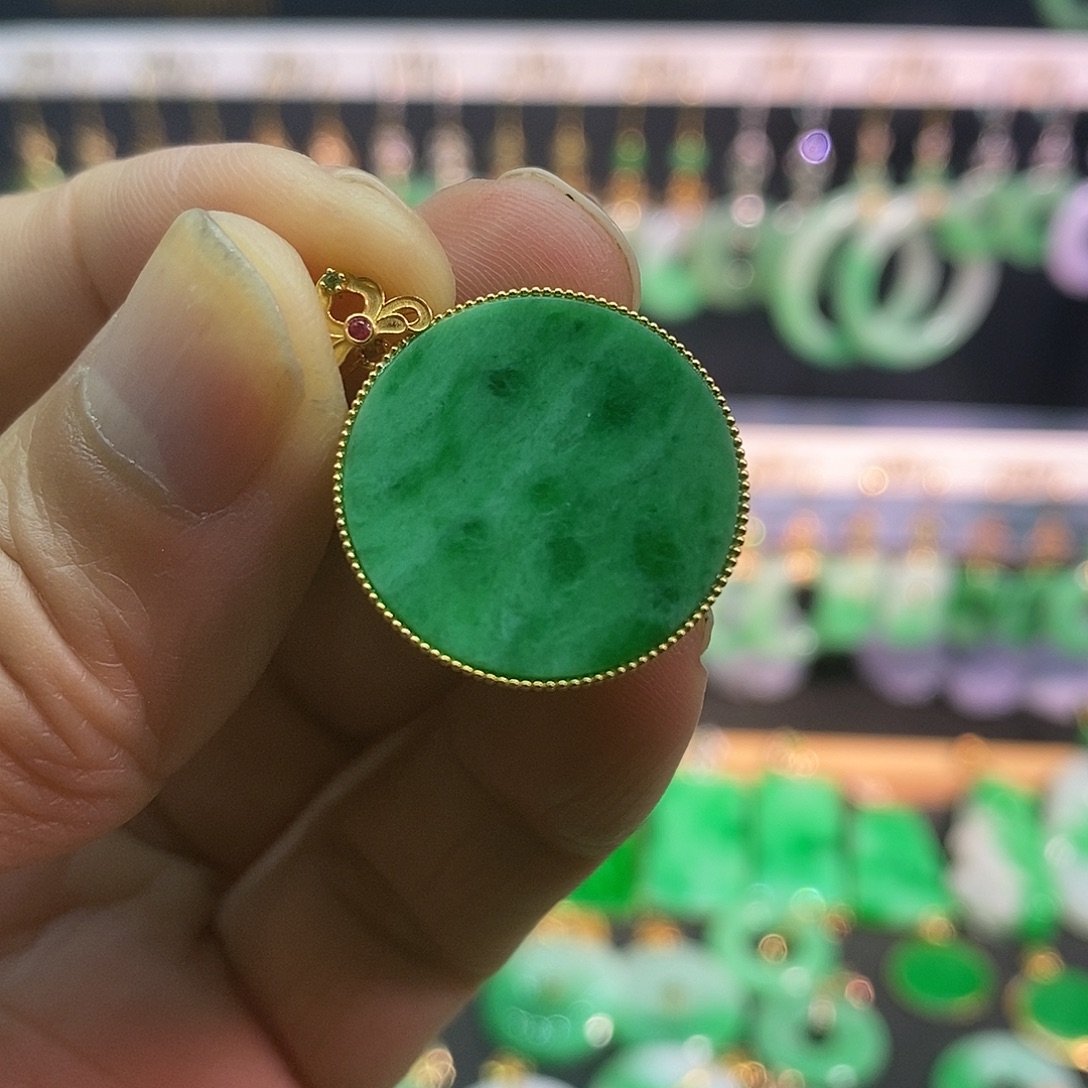 翡翠18K金镶嵌吊坠(赠链)吊坠