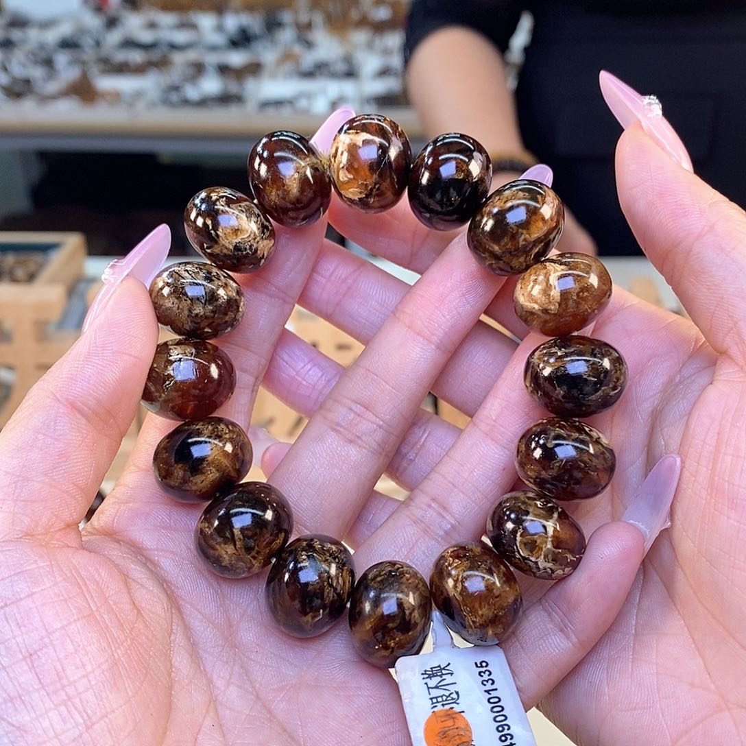 未镶嵌琥珀裸石q**号17m花珀