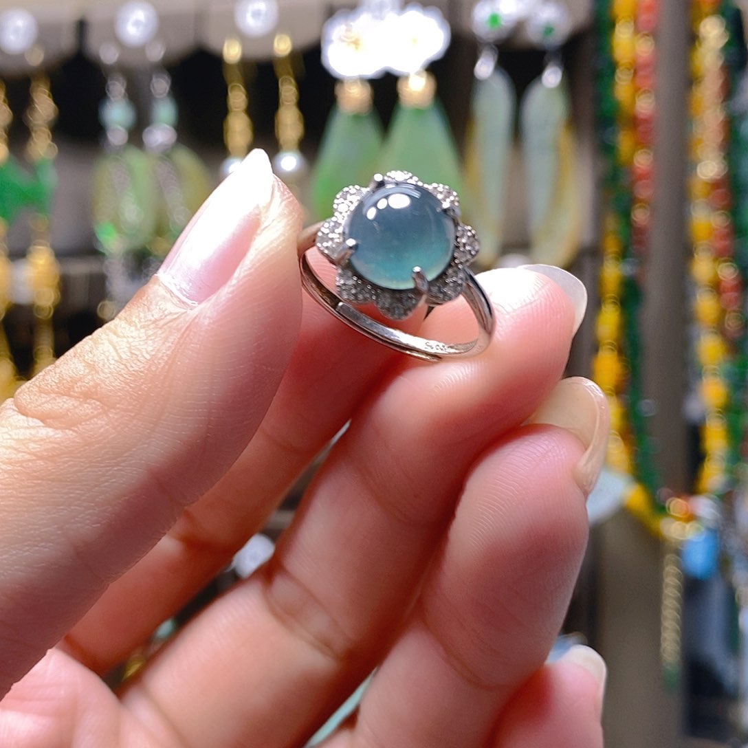 未镶嵌翡翠耳饰翡翠