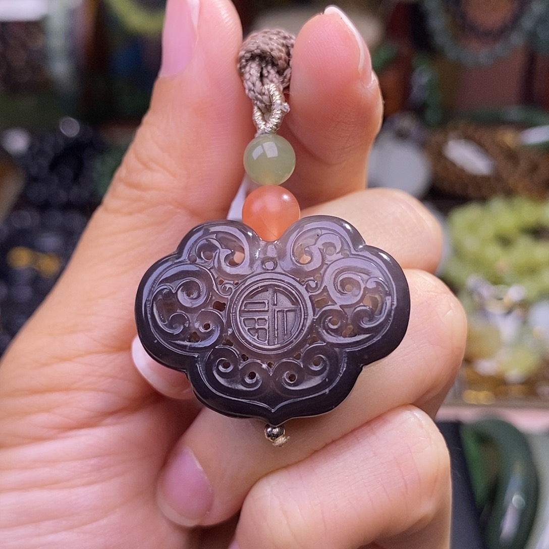 和田玉未镶嵌颈饰清货价吊坠浓烟紫香囊