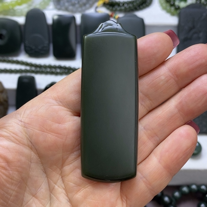 和田玉未镶嵌珠宝奇石