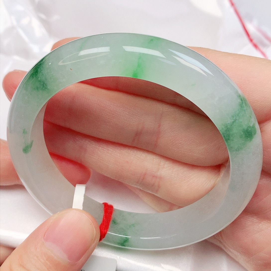 翡翠手镯未镶嵌抖音713