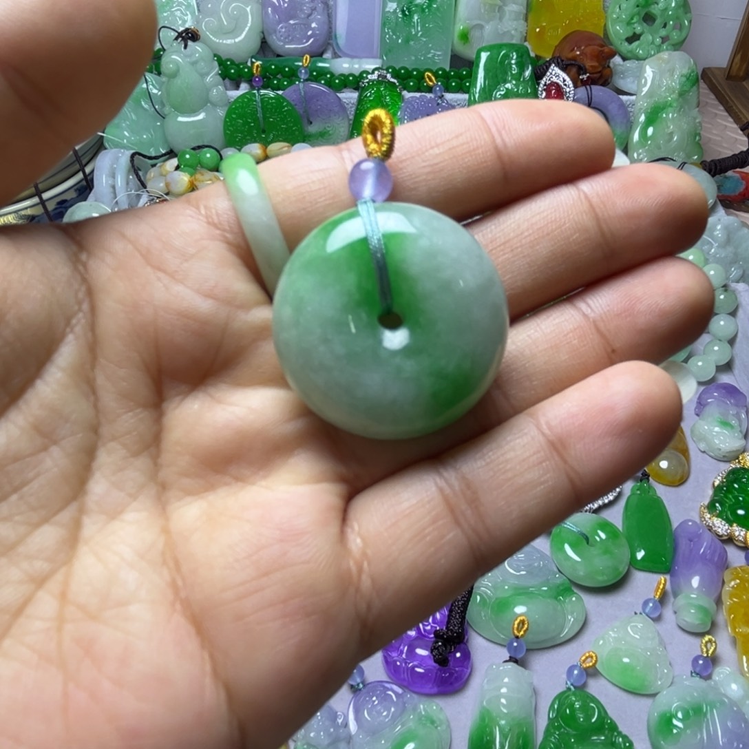 用***2翡翠未镶嵌颈饰吊坠