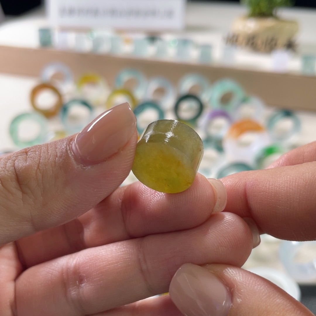 定制翡翠未镶嵌茶黄 15直径 8.5厚