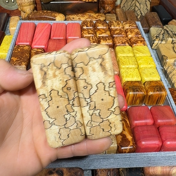 软***玉家具紫檀木类滋文峰