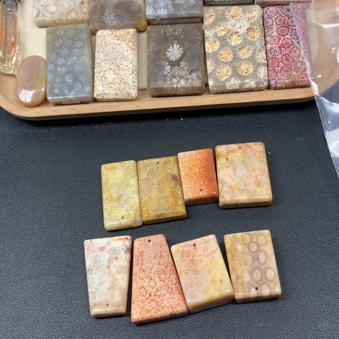 一***友硅化珊瑚（珊瑚玉）未镶嵌珠宝奇石