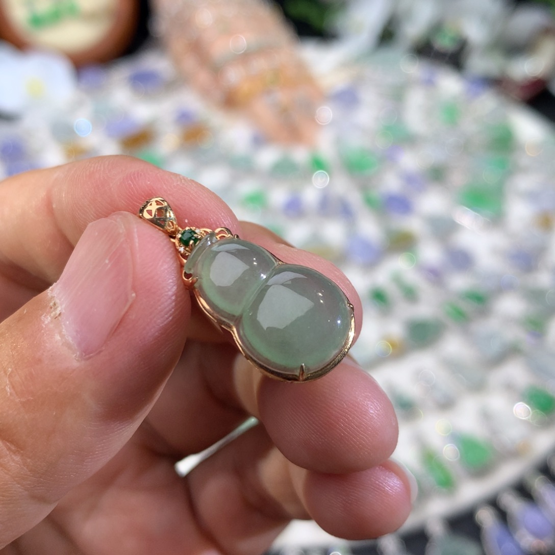 吊坠(不含链)18K金镶嵌翡翠