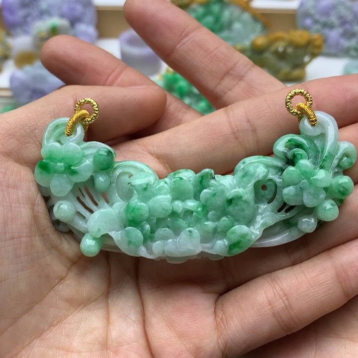 翡翠颈饰未镶嵌翡翠