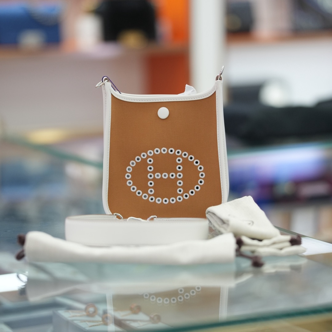 99新 Hermes/爱马仕 爱马仕棕色帆布伊芙琳16单肩包 11474499