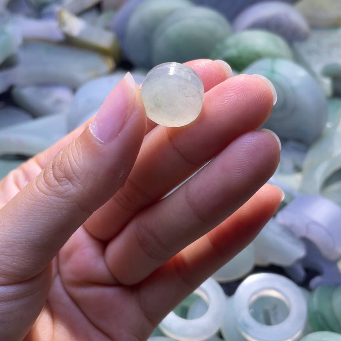 定制翡翠未镶嵌扣子