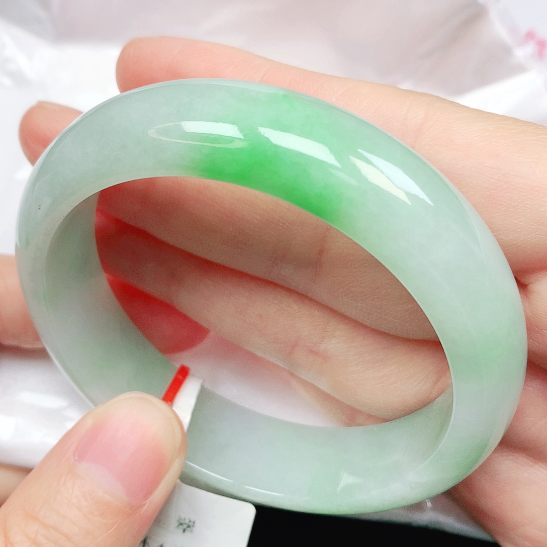 翡翠手镯未镶嵌抖音650