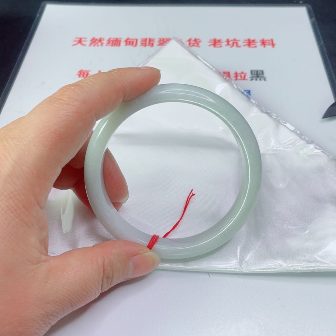 翡翠手镯未镶嵌晨*