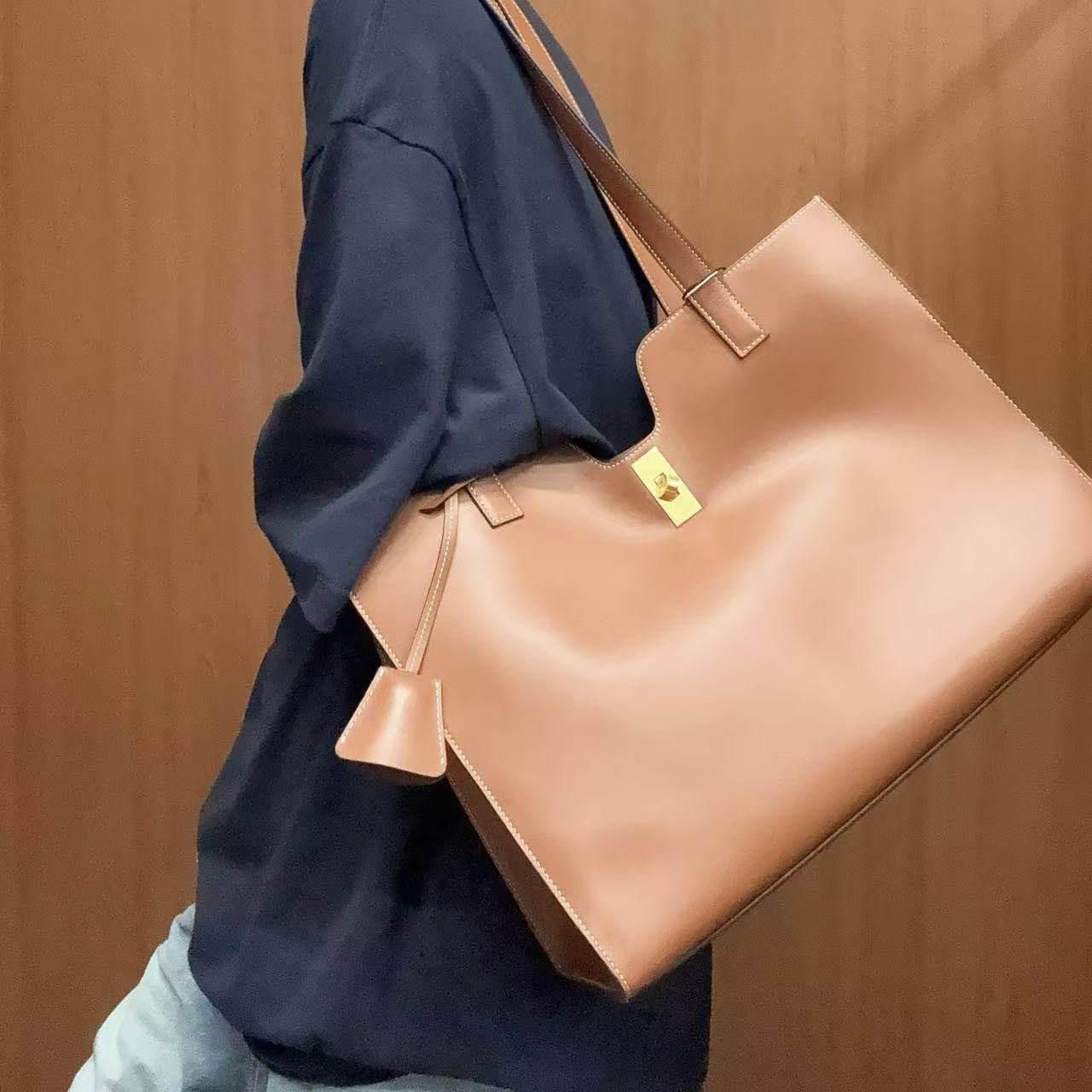 95新 Celine/思琳 【蕾】 68 0686 焦糖色cabas单肩包