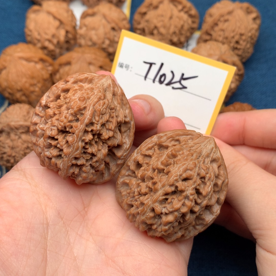 长***l文玩核桃把件38百花山 1025