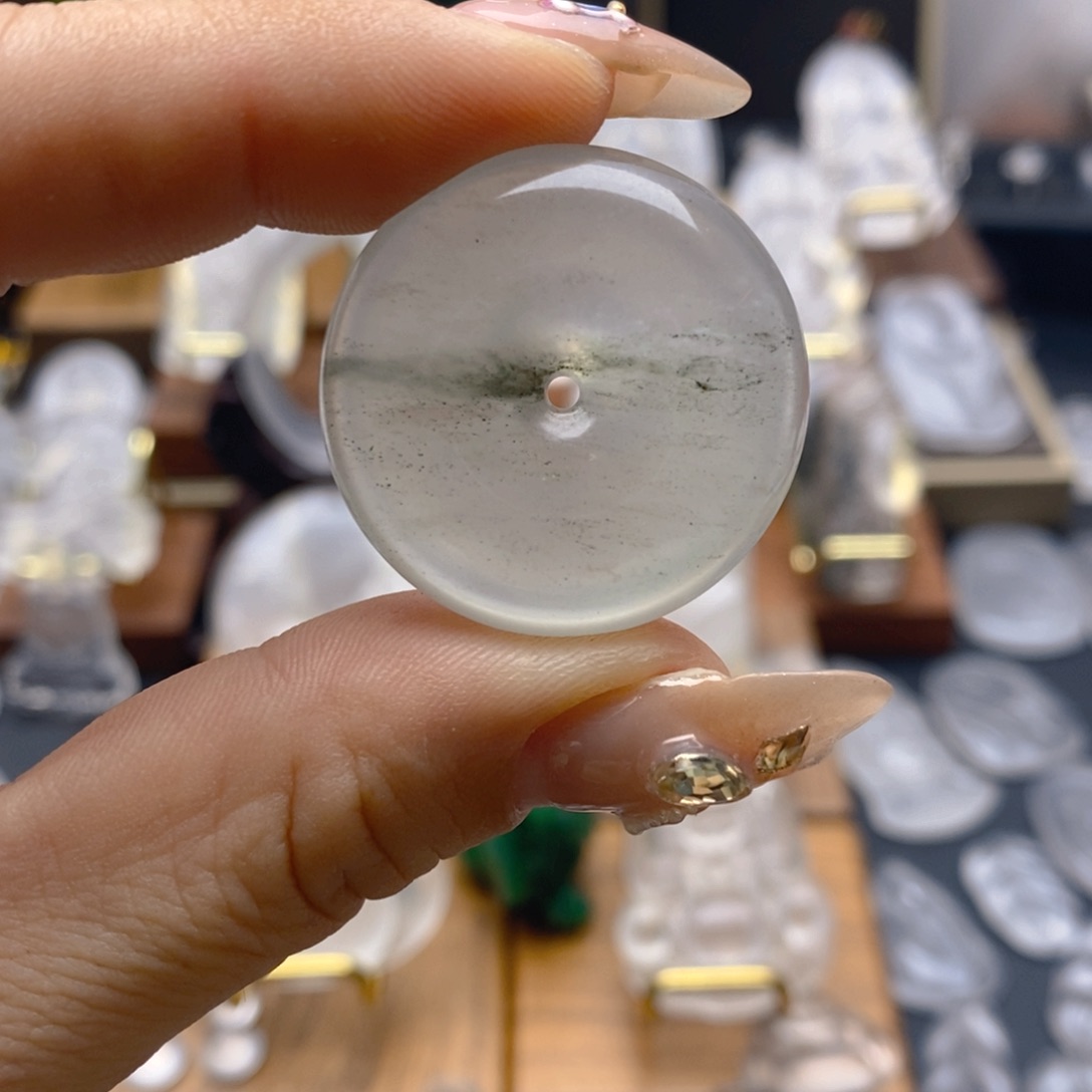 石英质玉颈饰未镶嵌