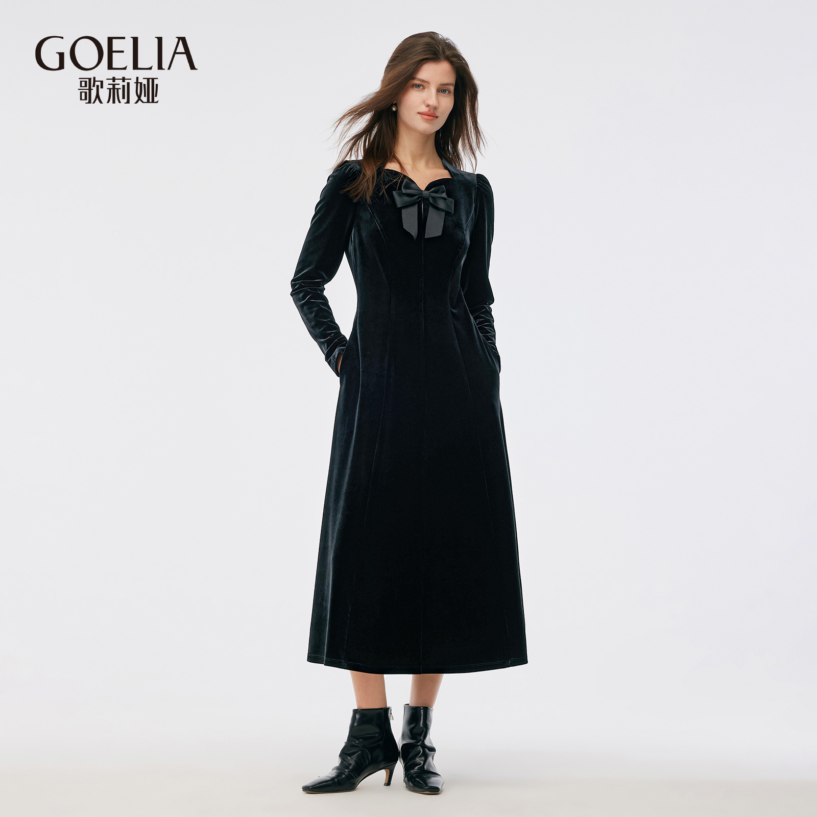 歌莉娅 春季新品花瓣领丝绒连衣裙 1E1R4H560