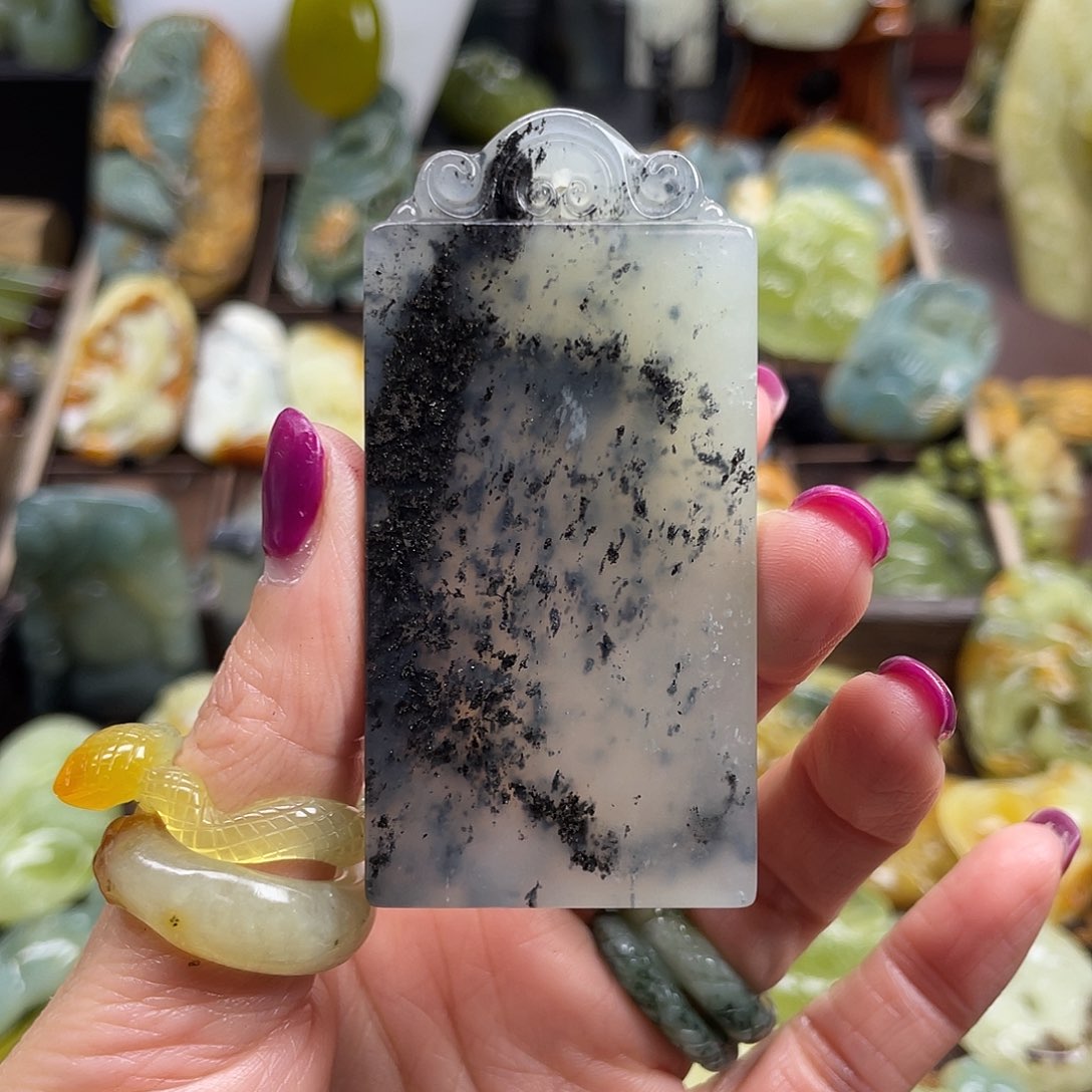 蛇纹石玉颈饰未镶嵌岫玉无事牌