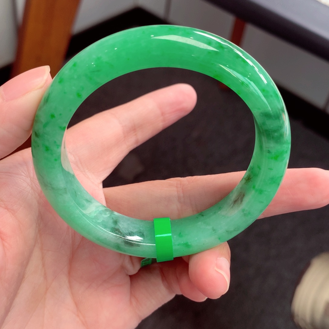 翡翠手镯未镶嵌席*翡翠