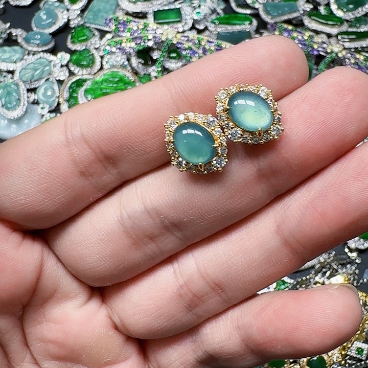 翡翠颈饰未镶嵌天然A货翡翠放漏