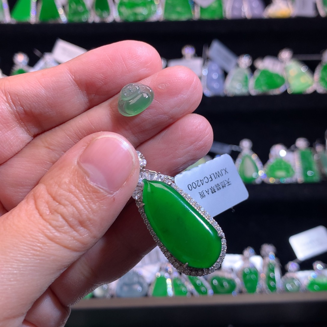 【闪购商品】颈饰银S925镶嵌翡翠