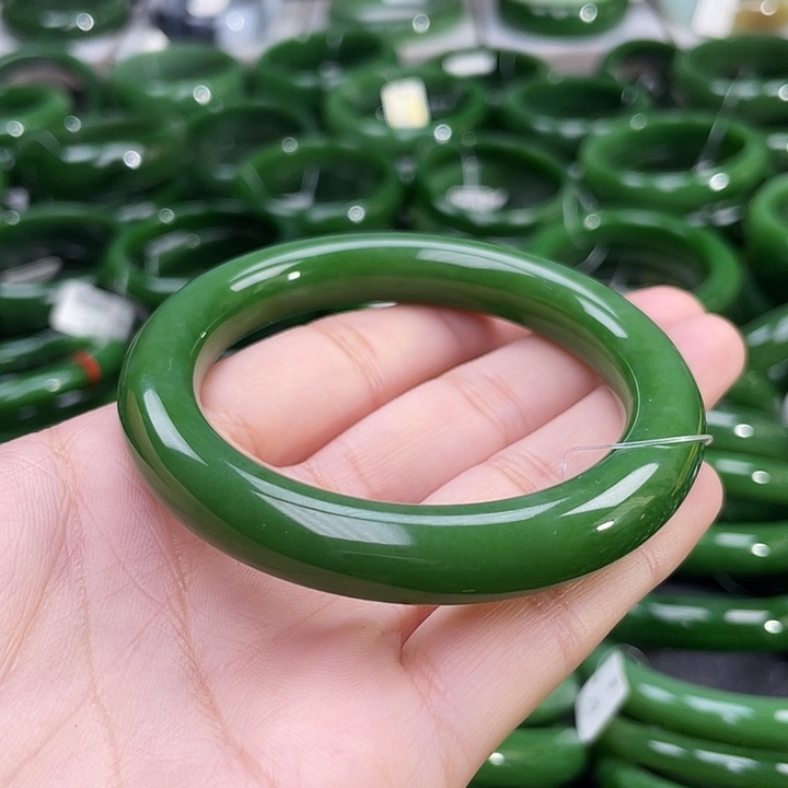 未镶嵌手镯和田玉（碧玉）