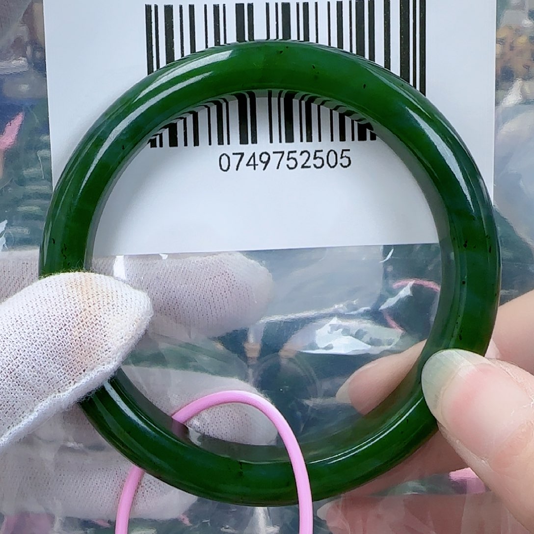 和田玉（碧玉）手镯未镶嵌63包容