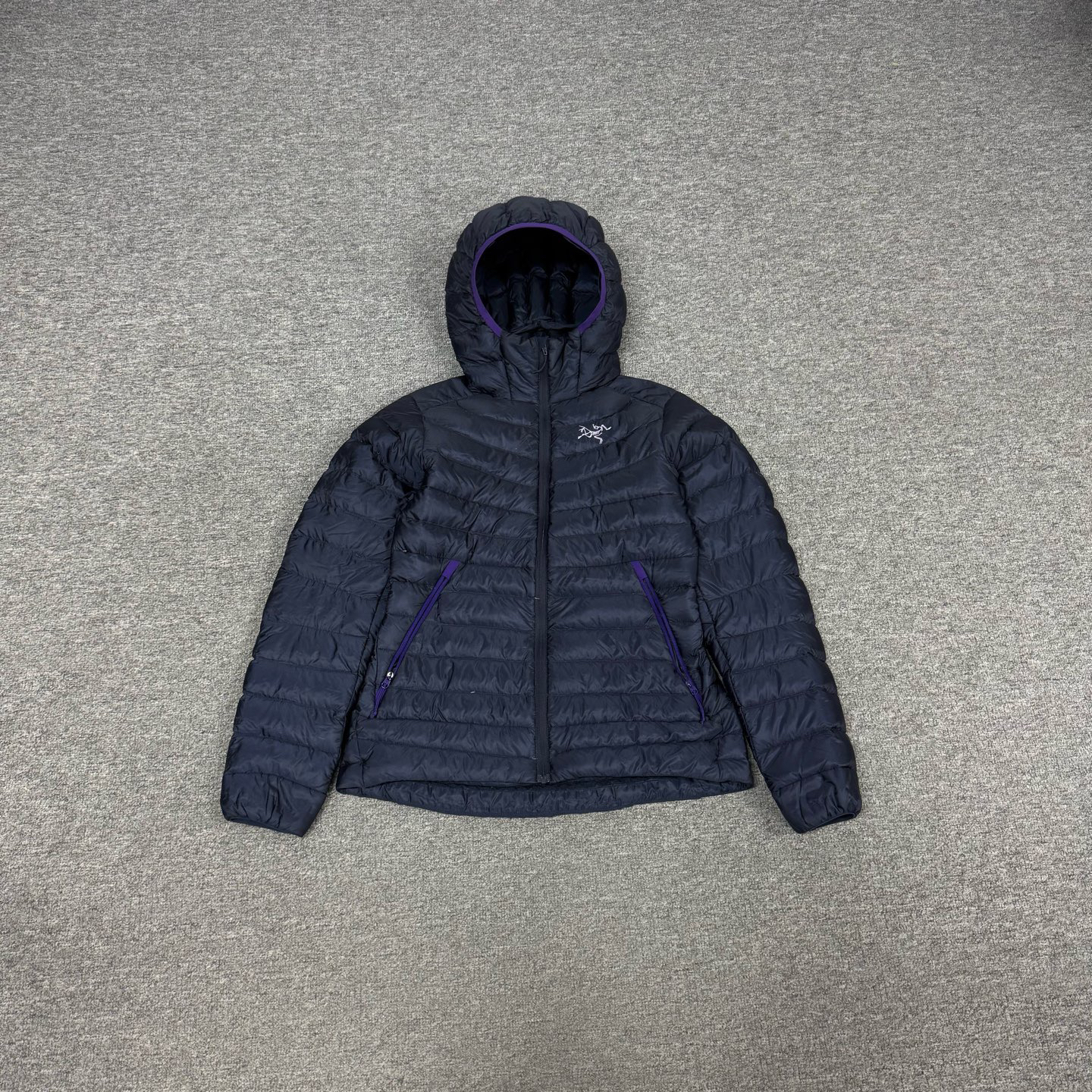 99新 AMIPARIS Arcteryx 始祖鸟 藏青色 排骨 连帽羽绒服 xs码 