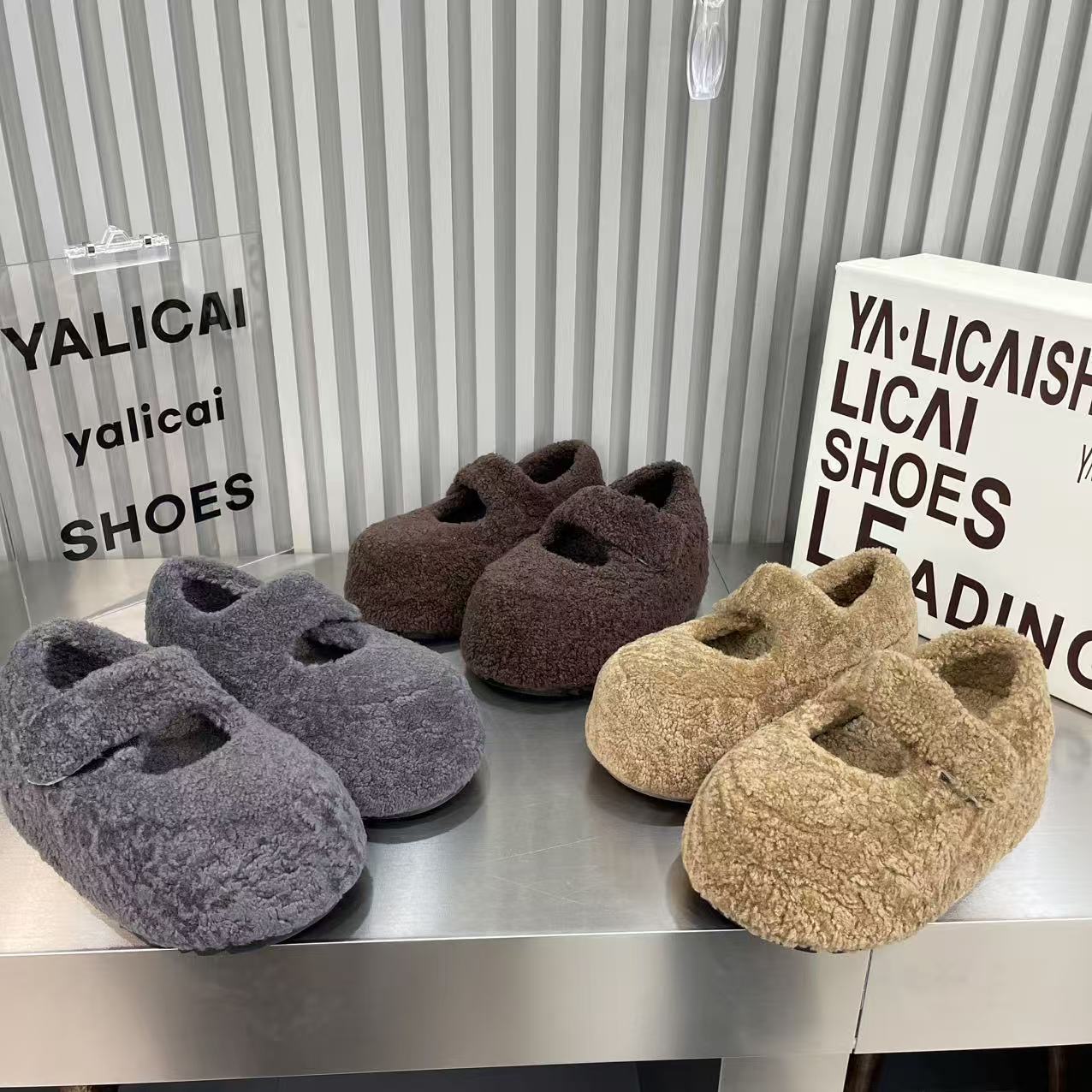 欧货丑萌毛毛拖鞋女2025年秋冬外穿毛毡勃肯厚底复古休闲包头拖鞋