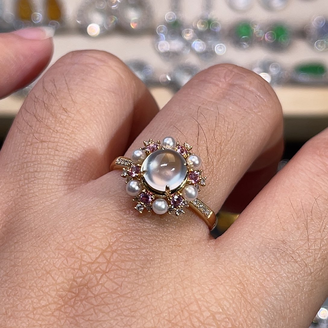 翡翠18K金镶嵌戒指玻璃种冰蛋